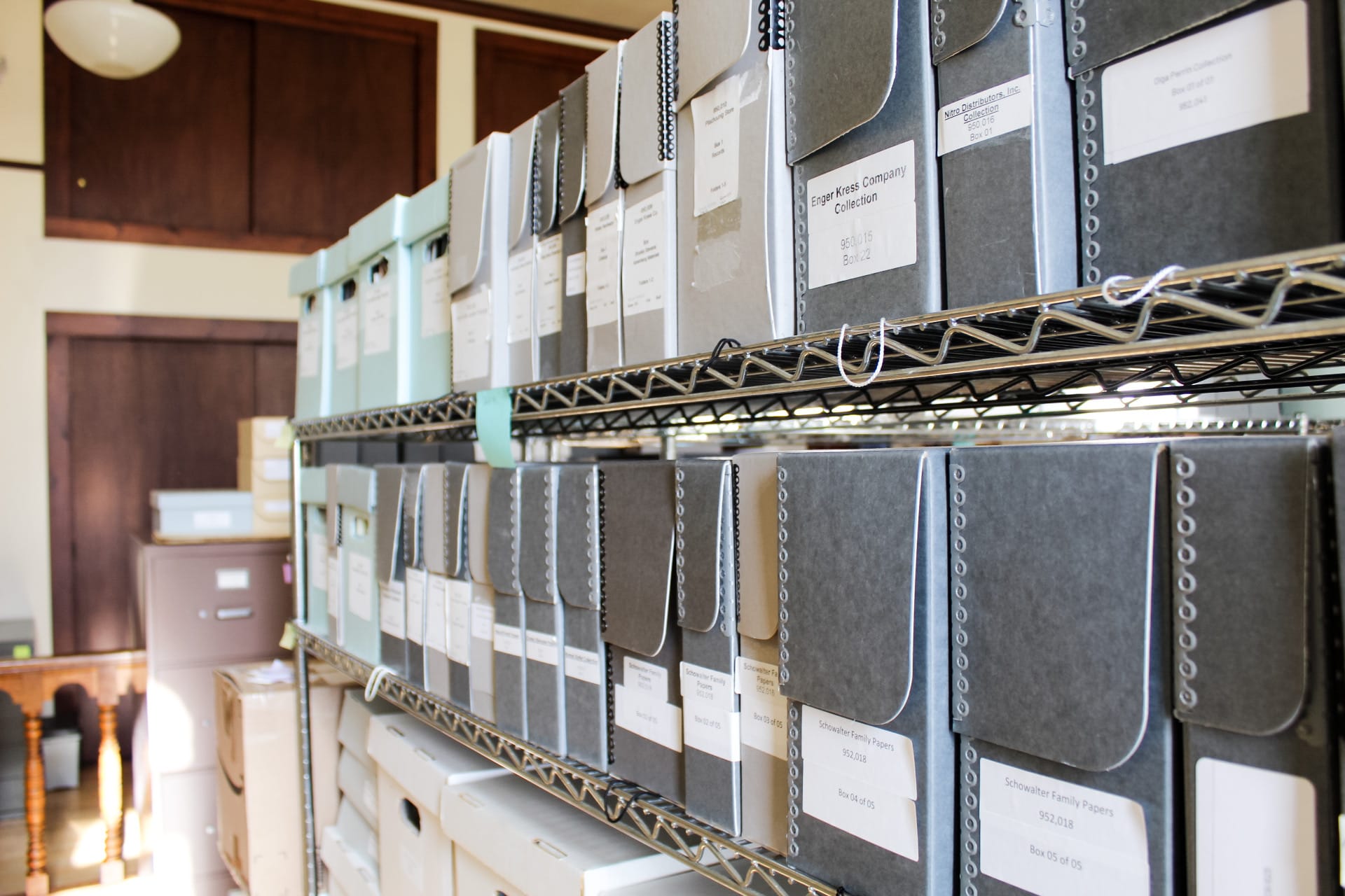 3 Trusted Methods for Storing Your Old Photos