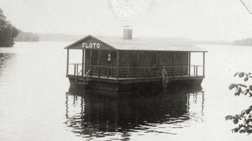 Floating photography studio on Big Cedar Lake