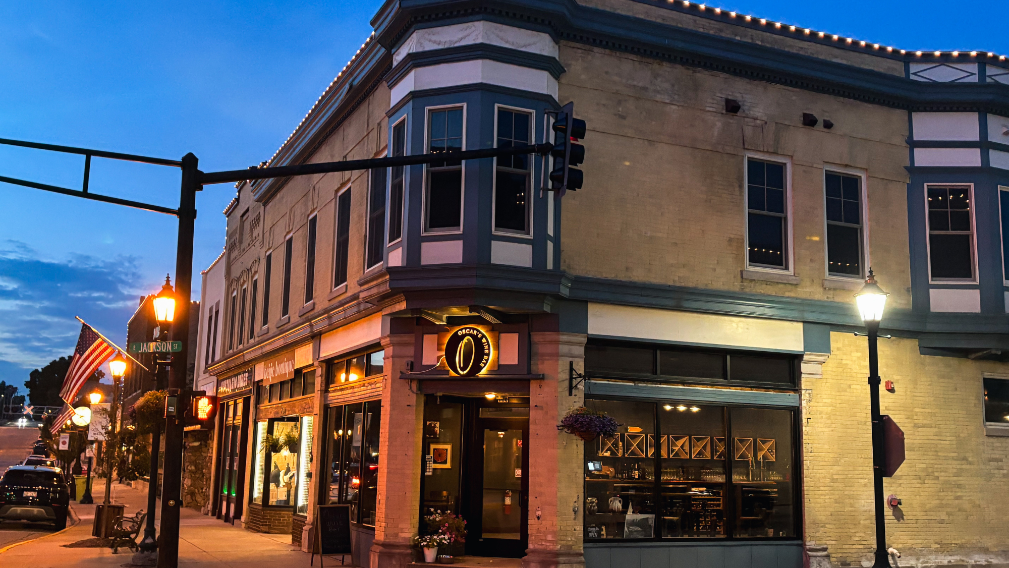 Oscar's Wine Bar in Hartford, Wisconsin